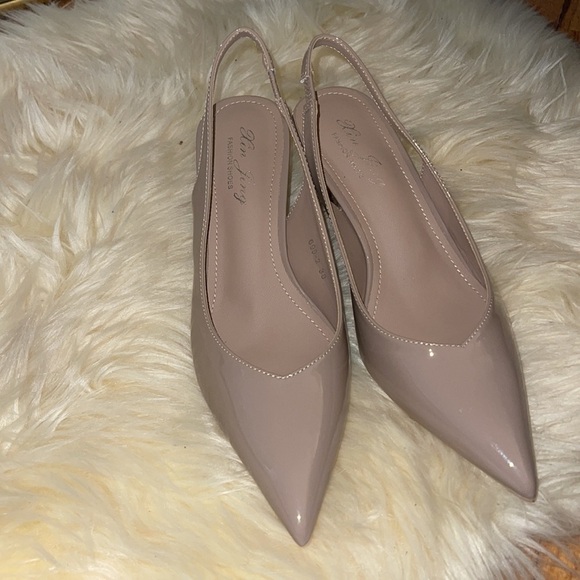 None Shoes - NWT/ in box - Khaki Slingback pumps pointed toe size usa 6.5/cn38